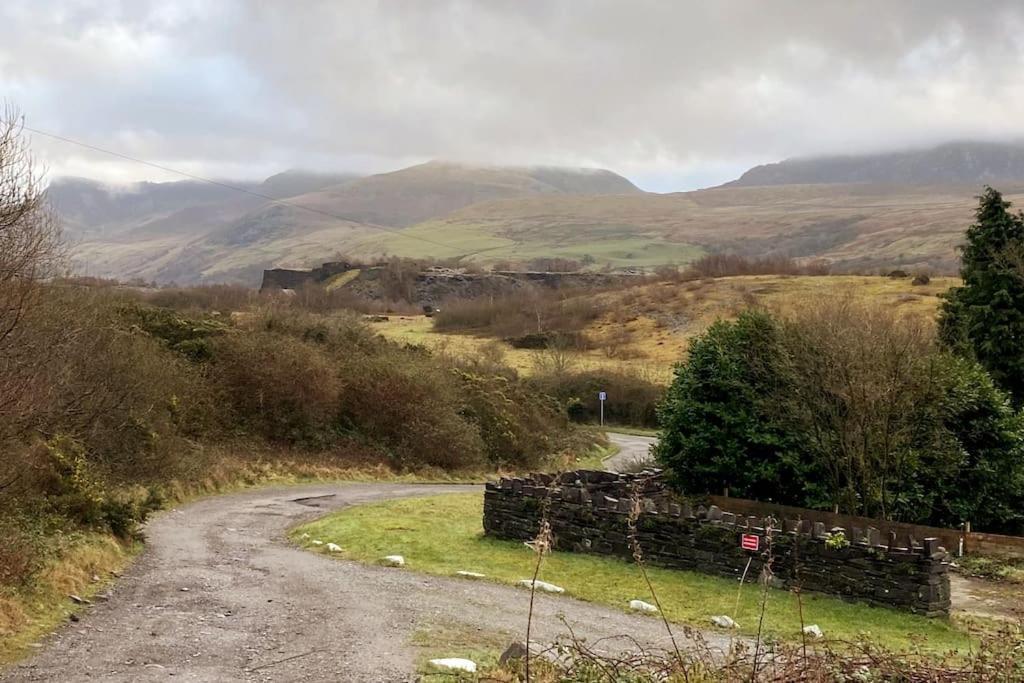 Welsh Holiday Home Sleeps 5 Close To Beaches & Mountains Nantlle Exteriér fotografie