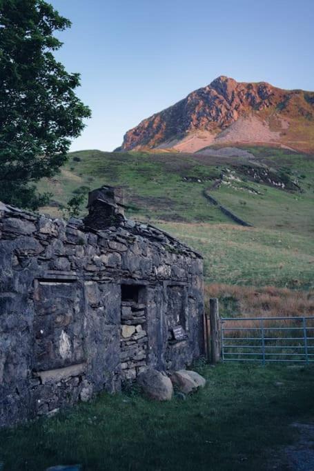 Welsh Holiday Home Sleeps 5 Close To Beaches & Mountains Nantlle Exteriér fotografie